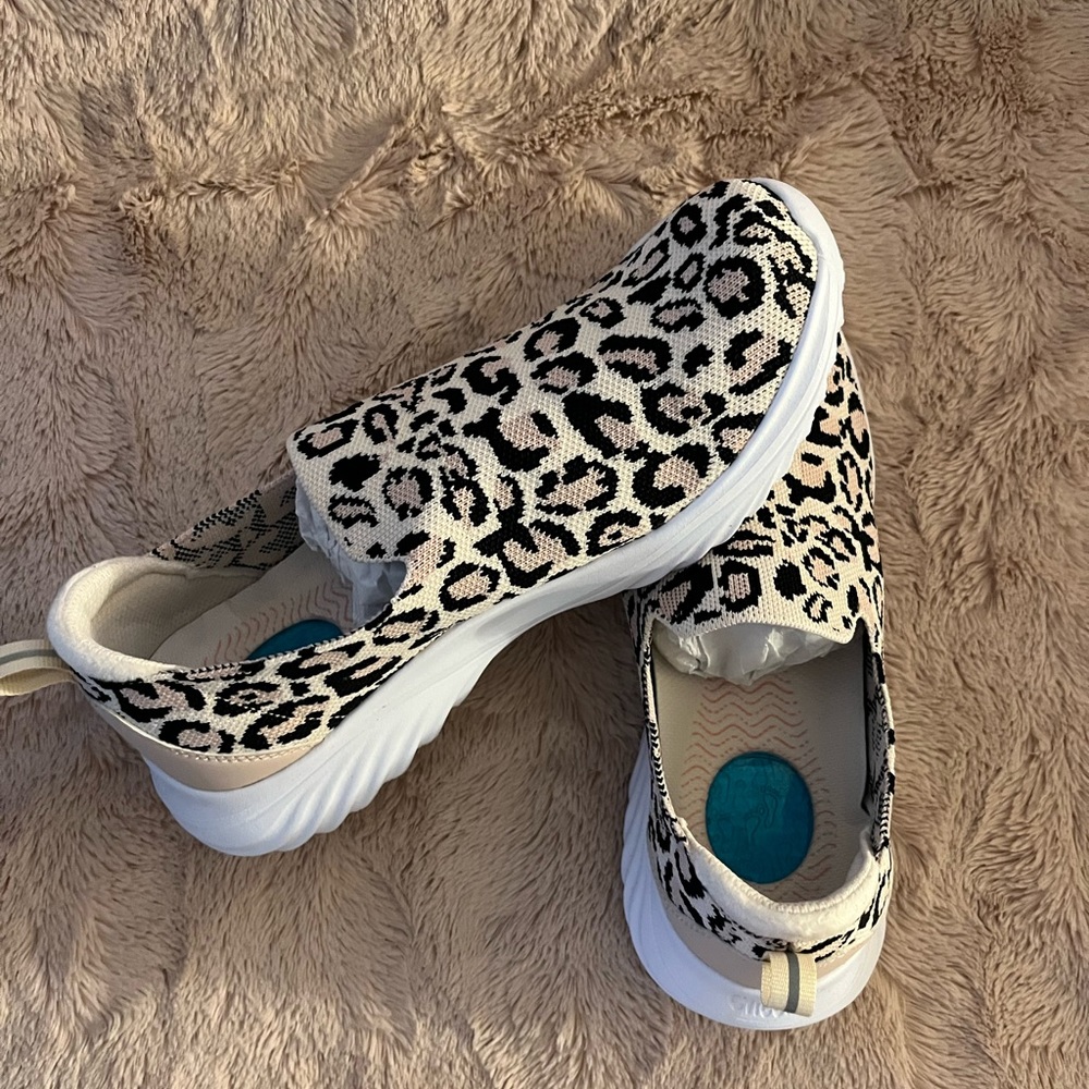 Tony Little Cheeks Brand New w/ Box Women’s Slip On Sneaker Sz 10 Brown Cheetah